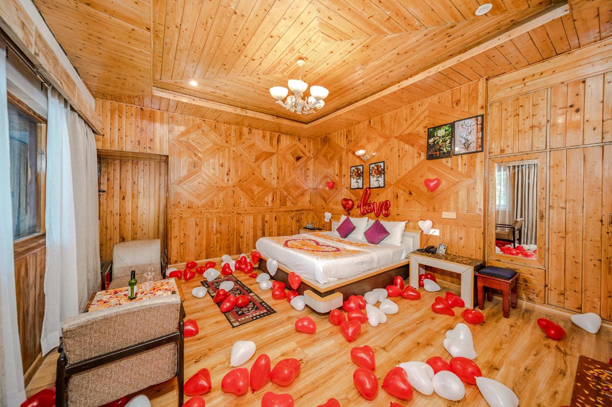 Hotel Monal, Manali